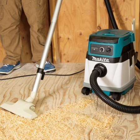 Makita Corded And Cordless Vacuum Cleaner DVC150L
