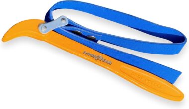 Universal Oil Filter Wrench - Adjustable and Versatile Tool for Efficient Oil Filter Removal